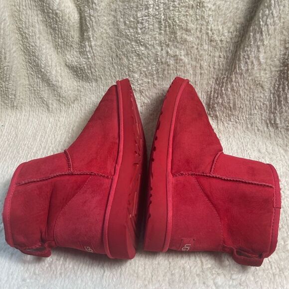 UGG Classic Mini Red suede, Fur lining slip on boots Men SZ13 main image 11